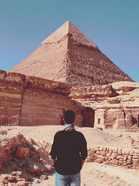 Giza Pyramids & the Egyptian Museum from Sokhna 4 Giza Pyramids & the Egyptian Museum from Sokhna