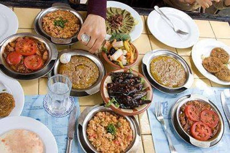 Live like a local in Giza 